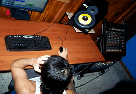 Cabina de control estudios Supernova. foto por: Jorge Ovidio Arboleda S.