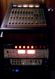 Detalle equipos home estudio. foto por: Jorge Ovidio Arboleda S