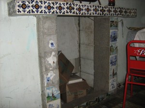 Chimenea entrada tunel castillo de doña Magali. foto por Jorge O. Arboleda